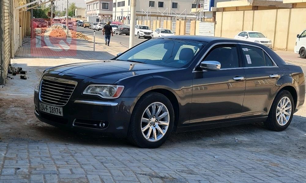 کرایسلەر 300